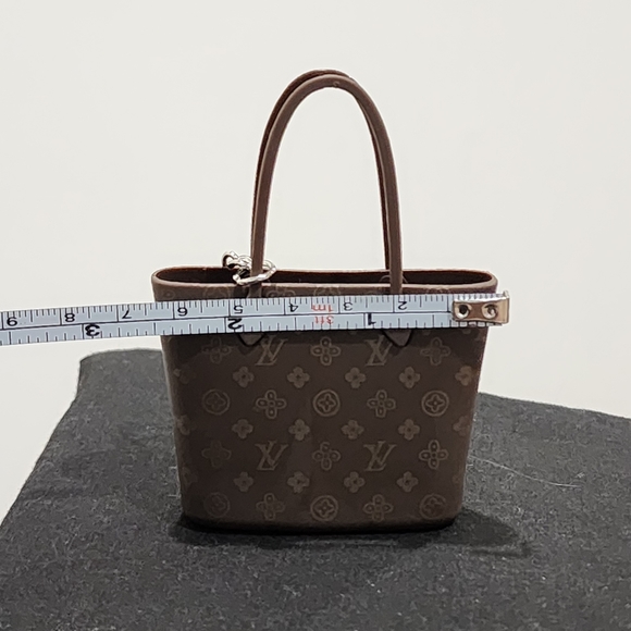 Louis Vuitton Neverful imitation keychain - Picture 6 of 7